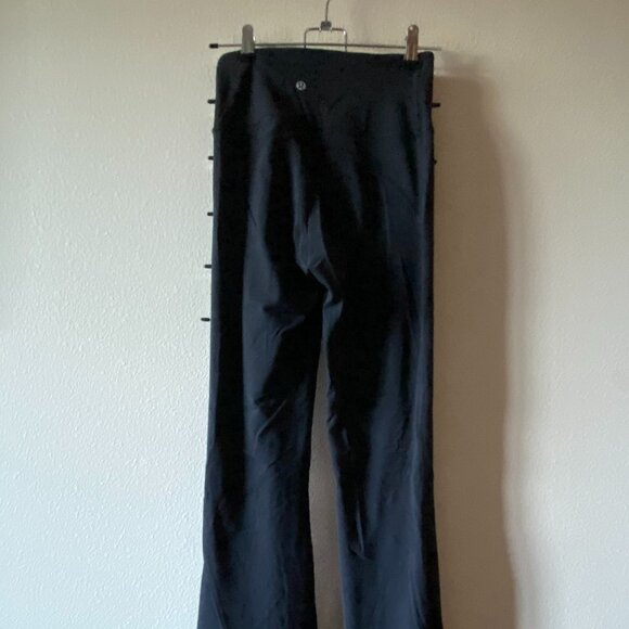 Lululemon Groove Nulu Super-High-Rise Flared Pant - Picture 3 of 4